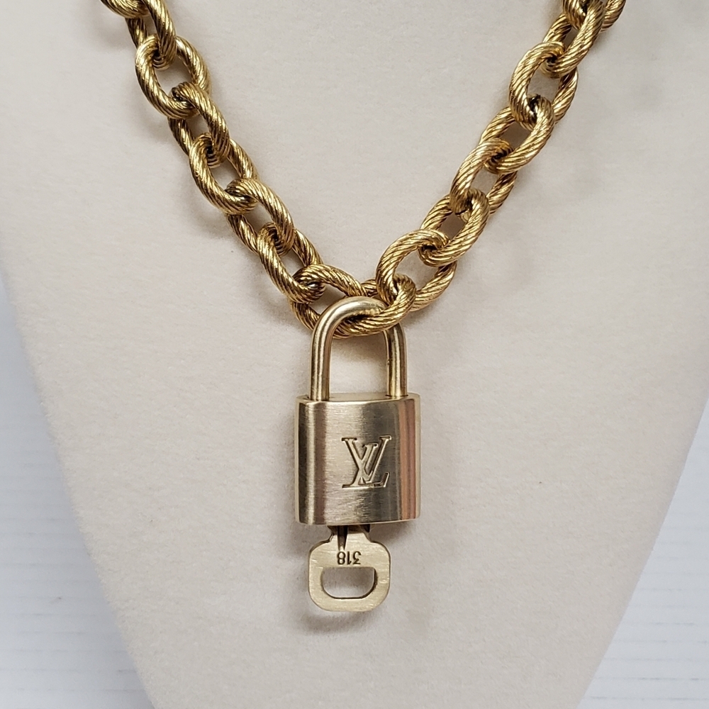 Authentic Louis Vuitton Padlock Gold Pendant W/ Fashion Geometry Stainless Steel - Picture 4 of 10